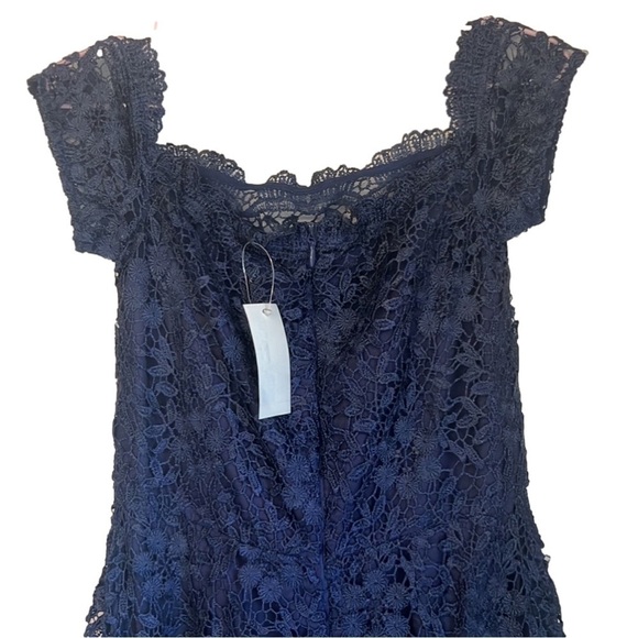 NWT Chi Chi London Penna Lace High-Low Dress - Picture 8 of 8